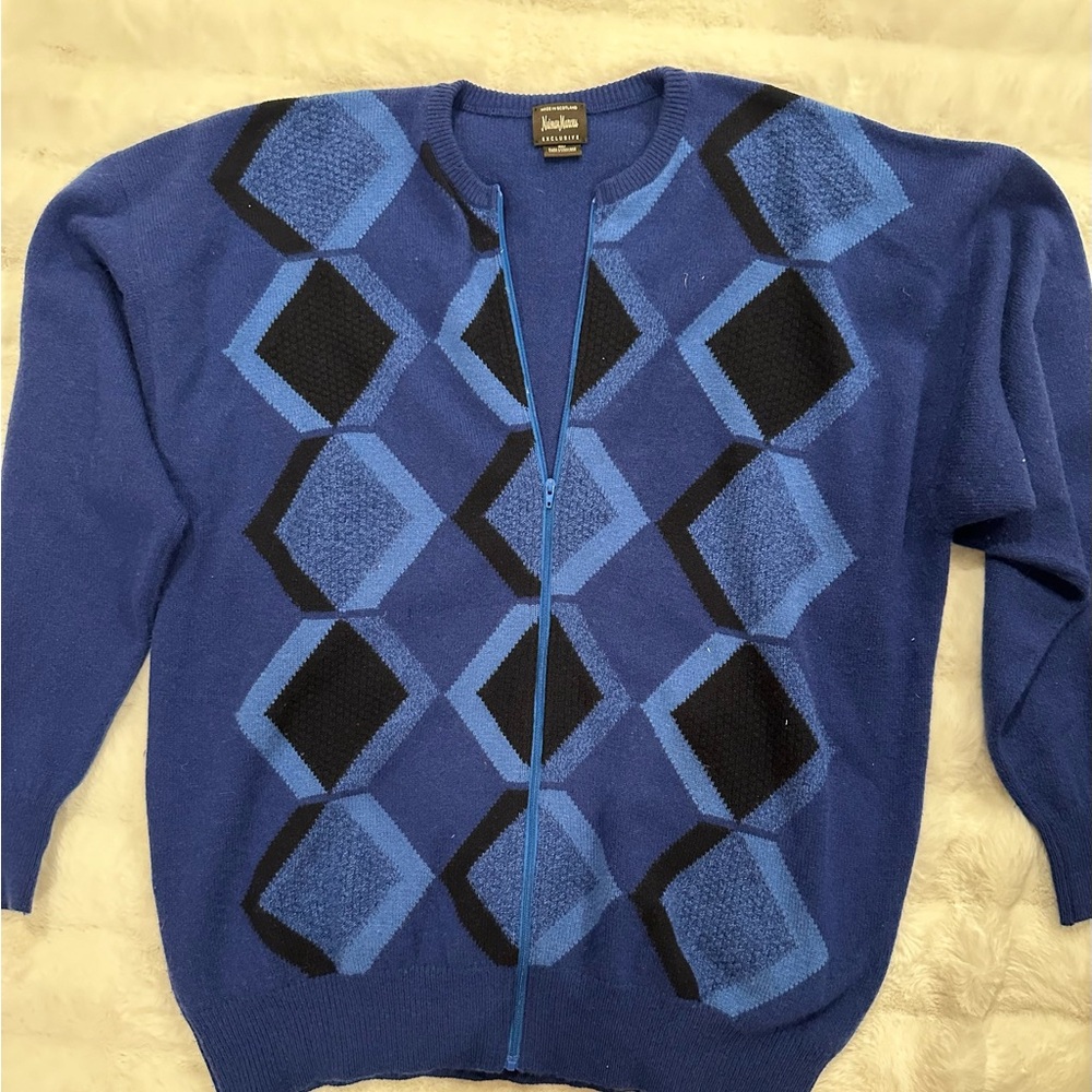 Neiman Marcus Blue and Black Argyle Zip Up Sweater
